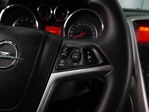 Хетчбэк Opel Astra 2011 года, 933000 рублей, Воронеж