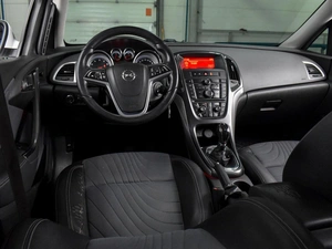 Хетчбэк Opel Astra 2013 года, 949000 рублей, Воронеж