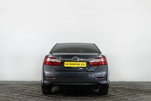 Седан Toyota Camry 2013 года, 1819000 рублей, Сургут