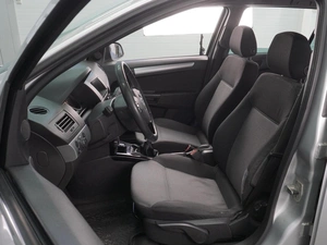 Универсал Opel Astra 2010 года, 579000 рублей, Воронеж