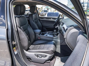 Внедорожник Volkswagen Touareg 2012 года, 2200000 рублей, Краснодар