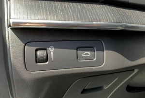 Внедорожник Volvo XC90 2019 года, 6270000 рублей, Солонцы
