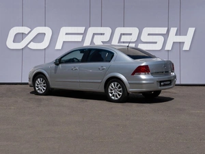 Седан Opel Astra 2012 года, 849000 рублей, Кропоткин