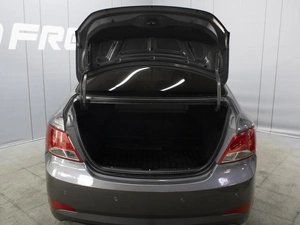 Седан Hyundai Solaris 2015 года, 770000 рублей, Омск