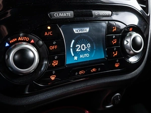 Внедорожник Nissan Juke 2017 года, 1615000 рублей, Волгоград