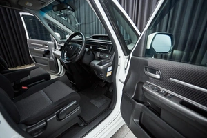 Минивэн Honda Stepwgn 2017 года, 1799000 рублей, Красноярск