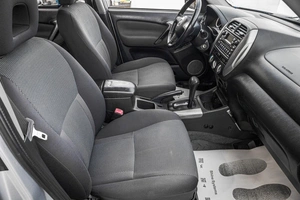 Внедорожник Toyota RAV4 2004 года, 899000 рублей, Барнаул