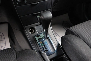 Хетчбэк Toyota Corolla 2005 года, 589000 рублей, Сургут