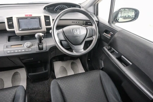 Минивэн Honda Freed 2011 года, 989000 рублей, Красноярск
