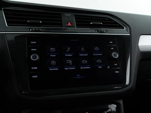 Внедорожник Volkswagen Tiguan 2021 года, 2099050 рублей, Москва