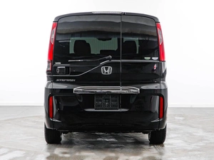 Минивэн Honda Stepwgn 2019 года, 1998055 рублей, Москва