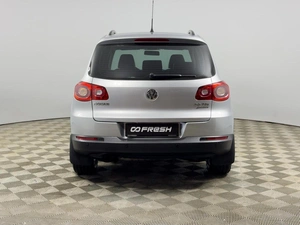 Внедорожник Volkswagen Tiguan 2010 года, 1243100 рублей, Казань