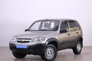 Внедорожник Chevrolet Niva 2015 года, 899000 рублей, Омск