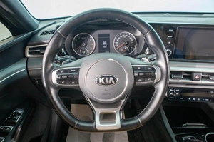 Седан Kia K5 2020 года, 2759000 рублей, Барнаул
