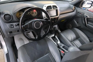 Внедорожник Toyota RAV4 2001 года, 849000 рублей, Омск