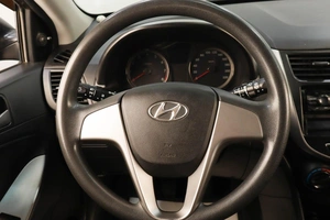 Хетчбэк Hyundai Solaris 2015 года, 859000 рублей, Челябинск