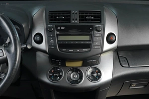 Внедорожник Toyota RAV4 2010 года, 1259000 рублей, Тюмень