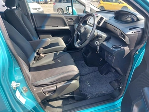 Минивэн Honda Freed 2012 года, 956000 рублей, Красноярск