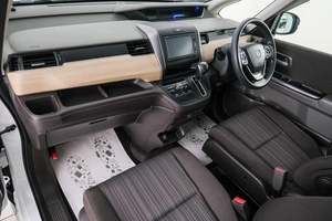 Минивэн Honda Freed 2016 года, 1699000 рублей, Красноярск
