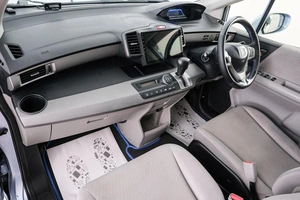 Минивэн Honda Freed 2012 года, 999000 рублей, Красноярск