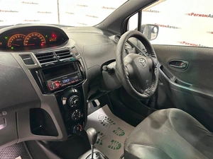 Хетчбэк Toyota Vitz 2006 года, 499000 рублей, Красноярск
