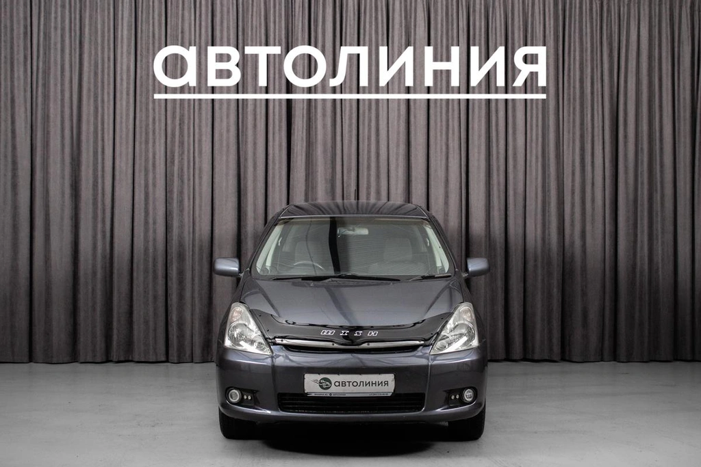 Минивэн Toyota Wish 2003 года, 725000 рублей, Красноярск
