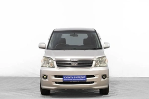 Минивэн Toyota Noah 2000 года, 1089000 рублей, Барнаул
