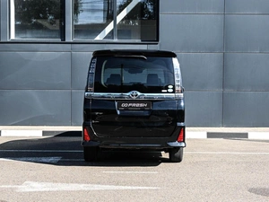 Минивэн Toyota Voxy 2016 года, 1999000 рублей, Кирилловка