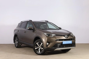 Внедорожник Toyota RAV4 2017 года, 2449000 рублей, Новосибирск