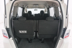 Минивэн Honda Freed 2012 года, 999000 рублей, Красноярск