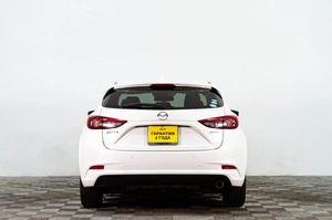 Седан Mazda Axela 2018 года, 1399000 рублей, Сургут