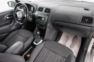 Седан Volkswagen Polo 2017 года, 999000 рублей, Красноярск