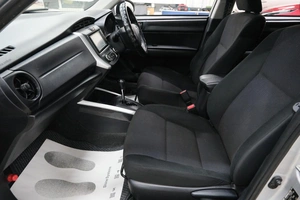 Универсал Toyota Corolla Fielder 2018 года, 1319000 рублей, Омск