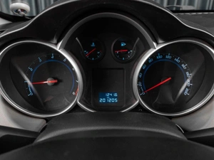 Седан Chevrolet Cruze 2011 года, 669000 рублей, Тюмень