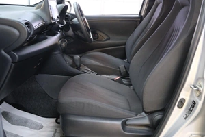 Хетчбэк Toyota Yaris 2021 года, 1289000 рублей, Омск