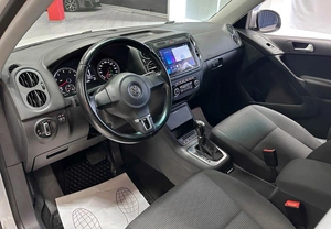 Внедорожник Volkswagen Tiguan 2013 года, 1327000 рублей, Красноярск
