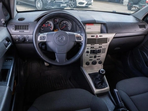 Хетчбэк Opel Astra 2007 года, 529000 рублей, Волгоград
