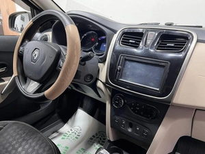 Седан Renault Logan 2015 года, 799000 рублей, Красноярск