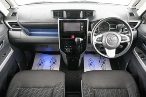 Минивэн Toyota Roomy 2017 года, 1039000 рублей, Красноярск