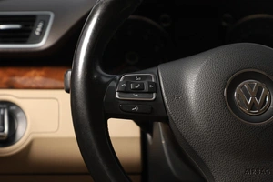 Седан Volkswagen Passat 2014 года, 1489000 рублей, Новосибирск