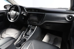 Седан Toyota Corolla 2018 года, 1899000 рублей, Новосибирск