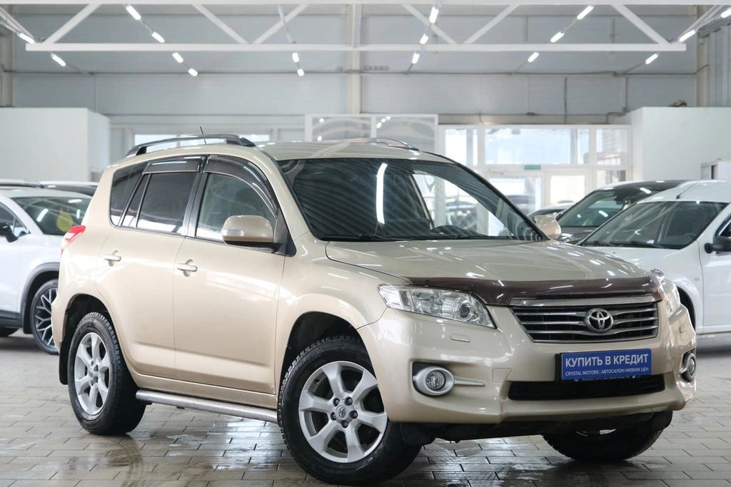 Внедорожник Toyota RAV4 2010 года, 1599000 рублей, Омск