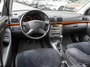 Седан Toyota Avensis 2008 года, 910000 рублей, Краснодар