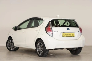 Хетчбэк Toyota Aqua 2016 года, 929000 рублей, Новосибирск