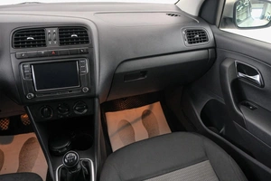 Седан Volkswagen Polo 2011 года, 699000 рублей, Красноярск