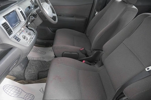 Минивэн Toyota Raum 2005 года, 549000 рублей, Кемерово