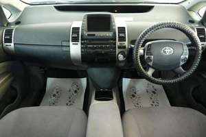 Лифтбек Toyota Prius 2008 года, 929000 рублей, Омск
