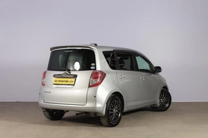 Хетчбэк Toyota Ractis 2010 года, 989000 рублей, Новосибирск