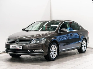 Седан Volkswagen Passat 2012 года, 1300000 рублей, Красноярск