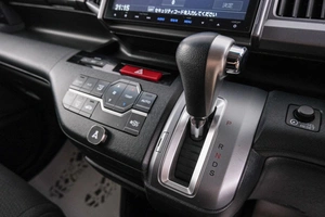 Минивэн Honda Stepwgn Spada 2014 года, 1559000 рублей, Красноярск